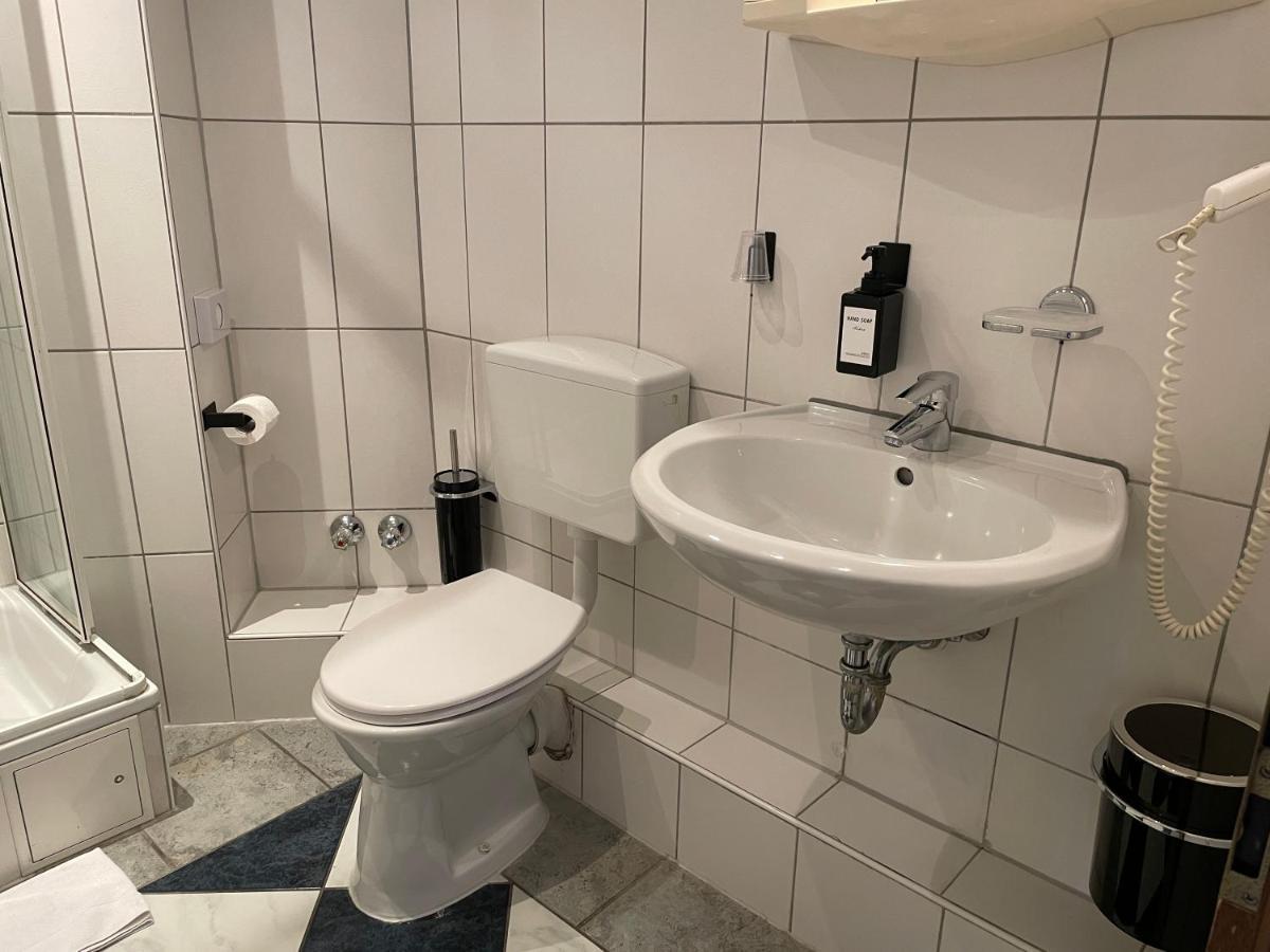 Hotel Am Ledermuseum Offenbach am Main ภายนอก รูปภาพ
