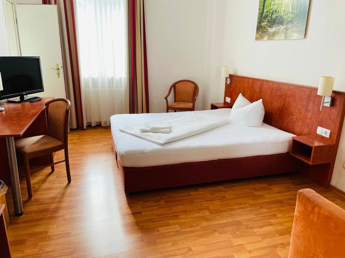 Hotel Am Ledermuseum Offenbach am Main ภายนอก รูปภาพ
