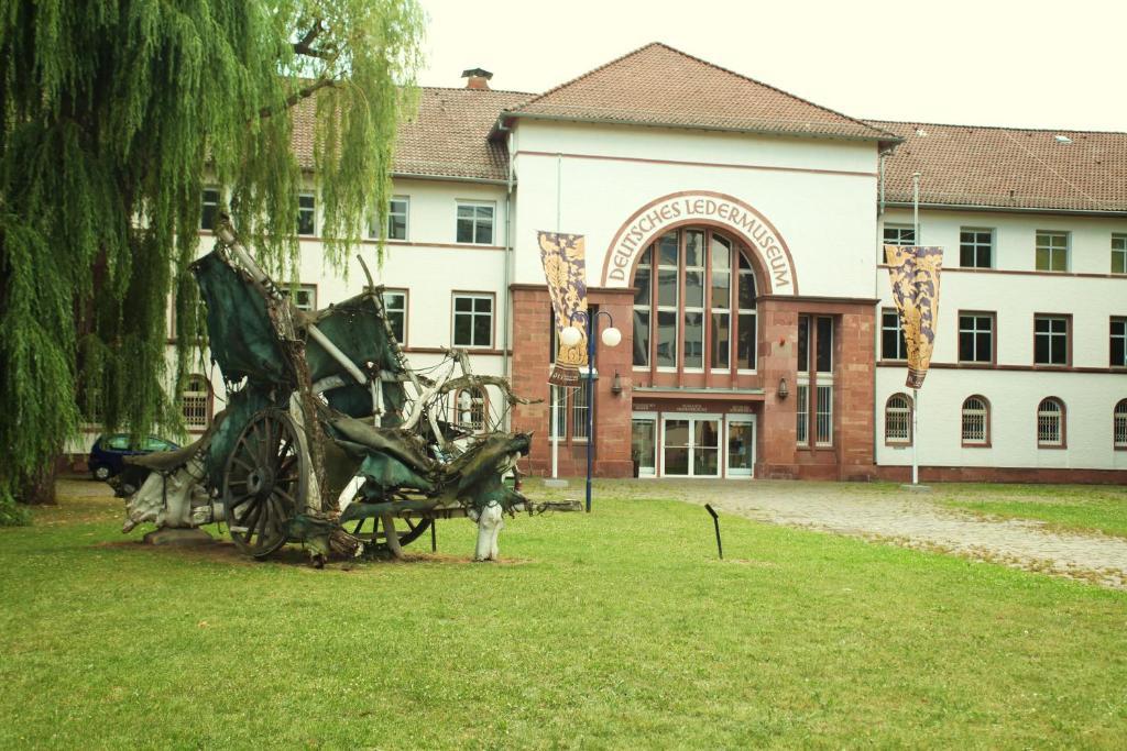Hotel Am Ledermuseum Offenbach am Main ภายนอก รูปภาพ